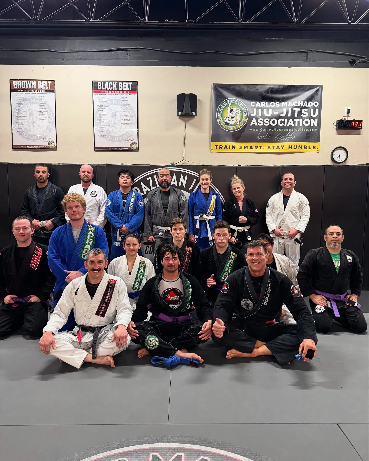 A martial-arts conditioning class training at 805 Combat Sports in Simi Valley
